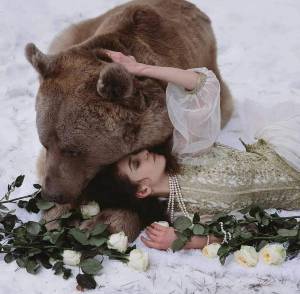 Раскраска девочка с медведем #27 #259491