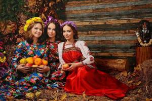 Раскраска девушка в русском народном костюме #9 #259862