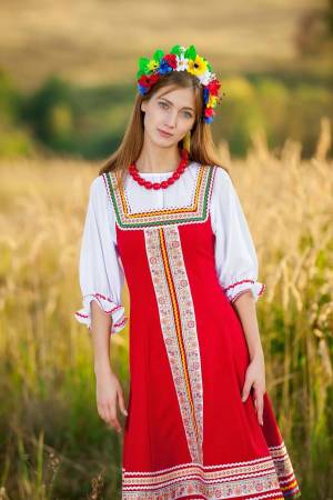 Раскраска девушка в русском народном костюме #10 #259863