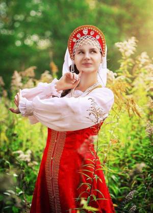 Раскраска девушка в русском народном костюме #15 #259868