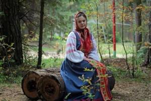 Раскраска девушка в русском народном костюме #19 #259872