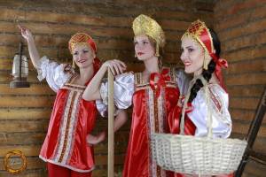 Раскраска девушка в русском народном костюме #23 #259876