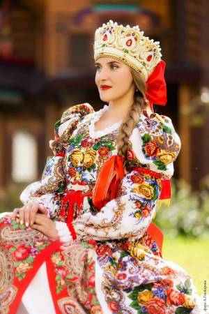 Раскраска девушка в русском народном костюме #32 #259885