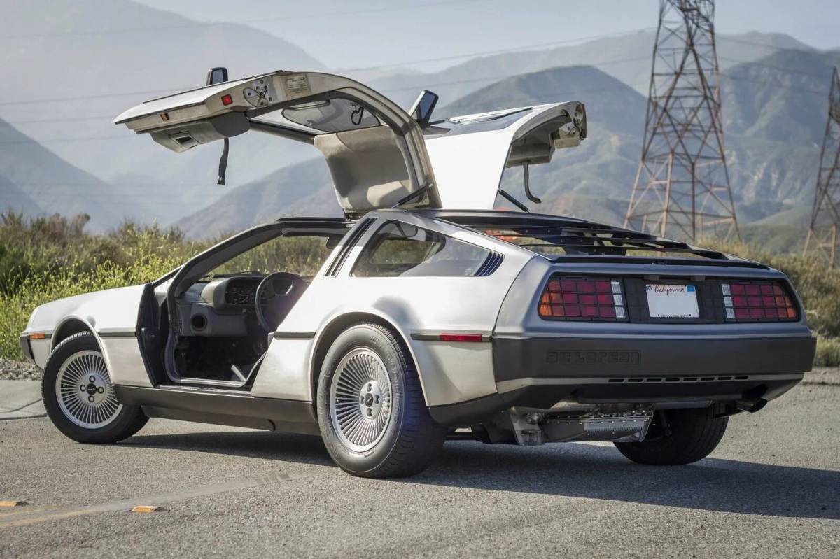 DMC 44 DELOREAN