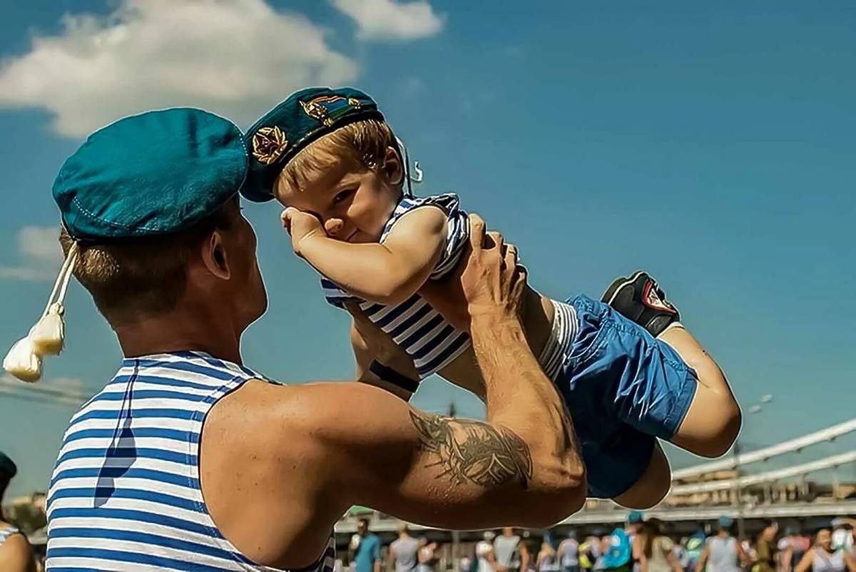 Фото десантника. День ВДВ (день воздушно-десантных войск РФ) 2023. Десантник для детей. С праздником ВДВ.