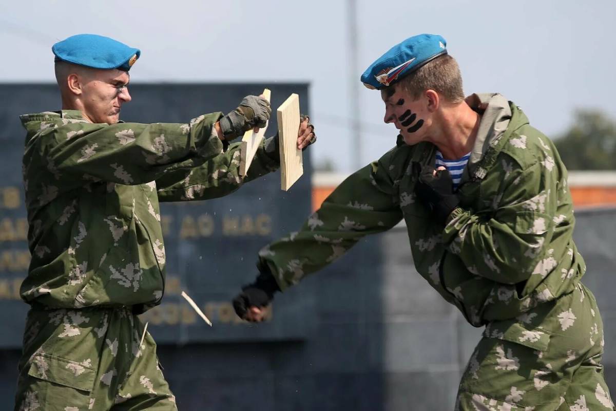 Картинка десантника. ВДВ войска РФ. Армия РФ ВДВ. Десантные войска. Воздушно-десантные войска России.