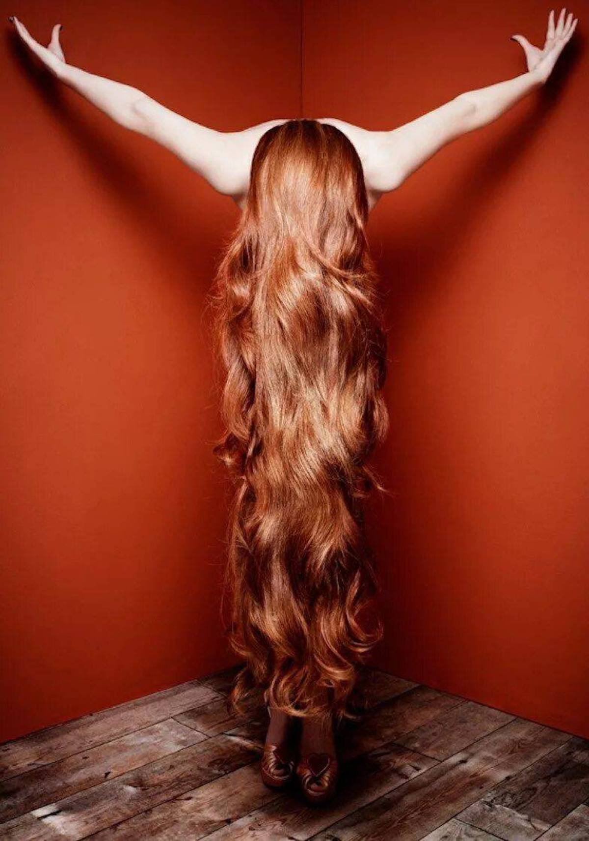 Девушки с длинными волосами #25