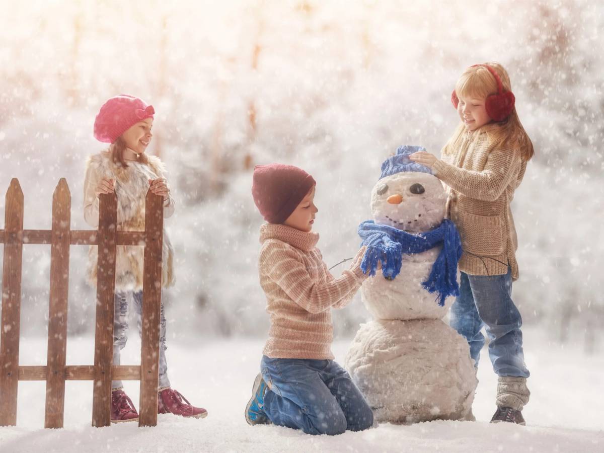 Дети играют в снежки #22