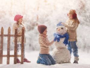 Раскраска дети играют в снежки #22 #263979