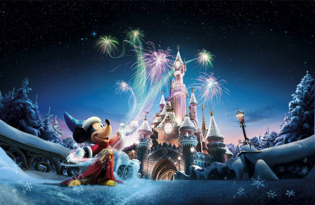 Замок Уолт Дисней Пикчерз. Новогодние персонажи Walt Disney. Дисней Рождество.