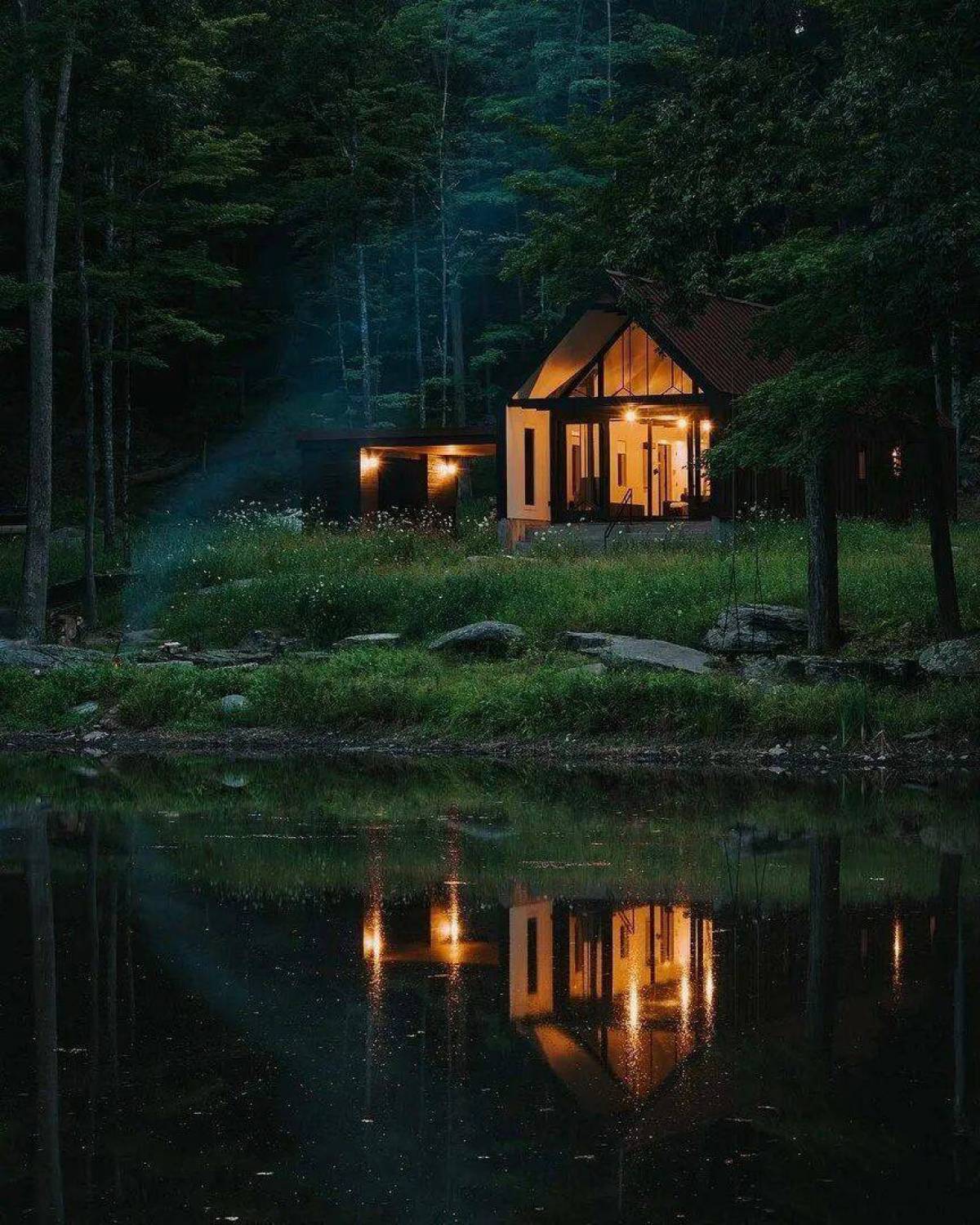 Домик в лесу для двоих. Друскининкай лес избушка. Хижина в лесу у озера. Хижина гномов, Британская Колумбия. Домик у озера / Cabin by the Lake (2000).