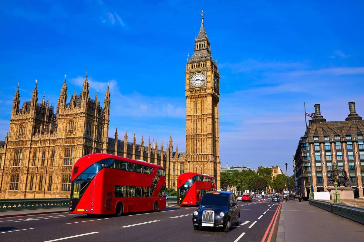 Uk picture. Биг Бен (Великобритания). Тауэр Биг Бен. Лондон автобус Биг Бен. Англия Биг Бен фото.