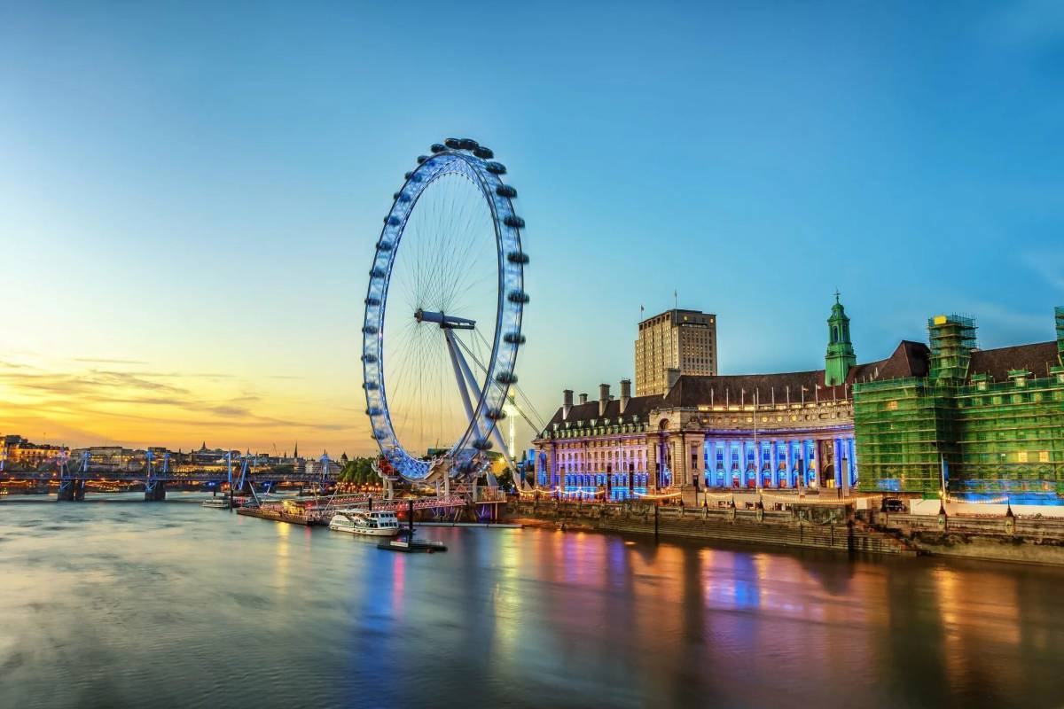 Лондонский глаз достопримечательности Лондона. Англии достопримечательности Лондонский глаз. Биг Бен и колесо обозрения в Лондоне. Лондонский глаз и Тауэрский мост.