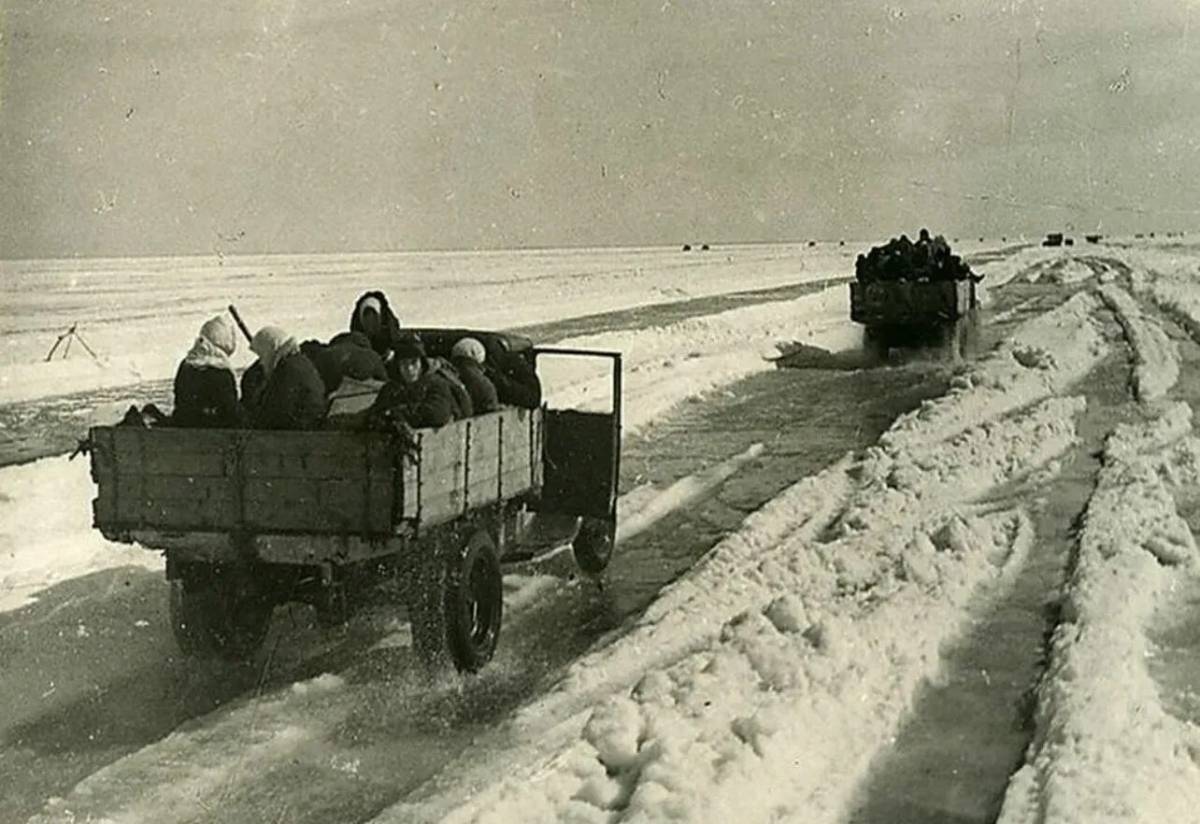 блокада ленинграда ладожское озеро