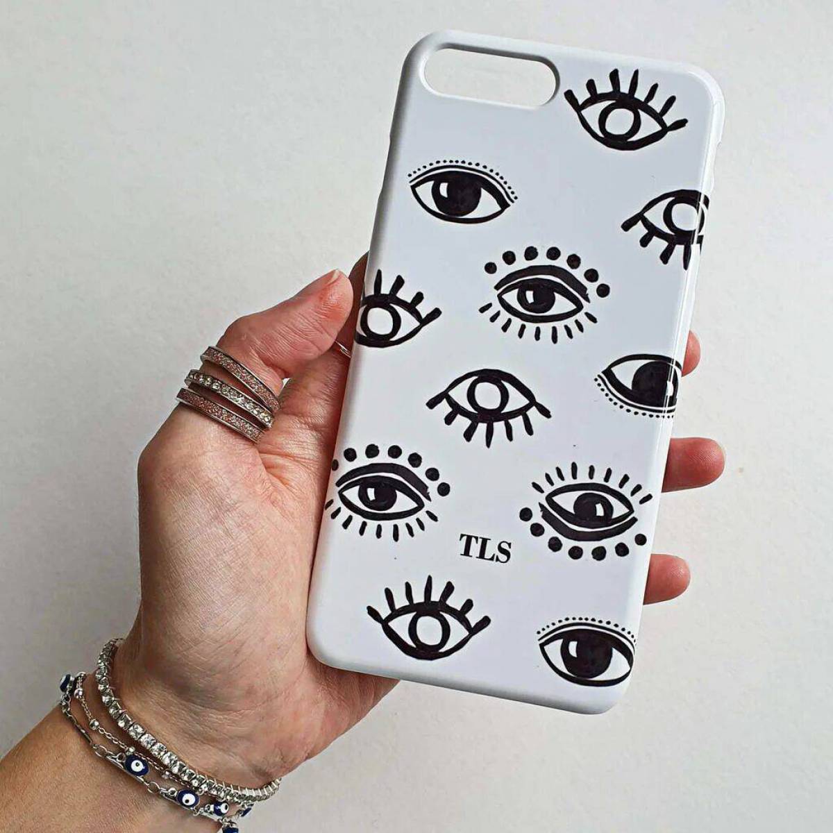 Идеи для телефона. Чехол с Evil Eyes. Эко-чехол iphone 8 Evil Eyes. Monogrammed Phone Cases. Phone Case Wallpaper.