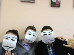 Раскраска идеи для маски анонимуса #15 #325348