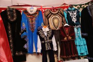 Раскраска казахская национальная одежда #5 #330444