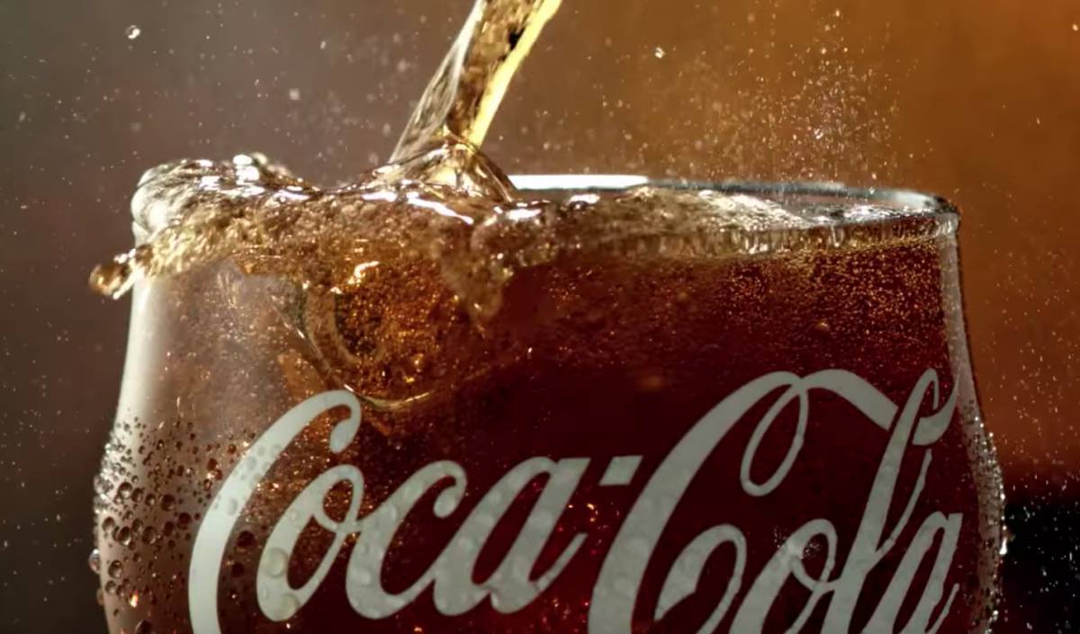 Включи мультиварик кока бока. Кока бока. Кока бока картинки. Coca-Cola. Кока кола со льдом.