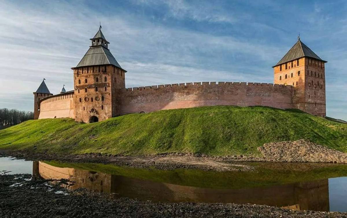 Сторожи 1. Новгородский Детинец Великий Новгород. Крепость Детинец Великий Новгород. Новгородский Кремль Детинец. Великий Новгород Детинец Кремль.