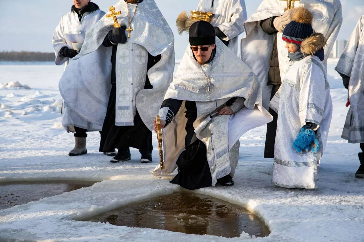 Крещение это приведение к вере других людей