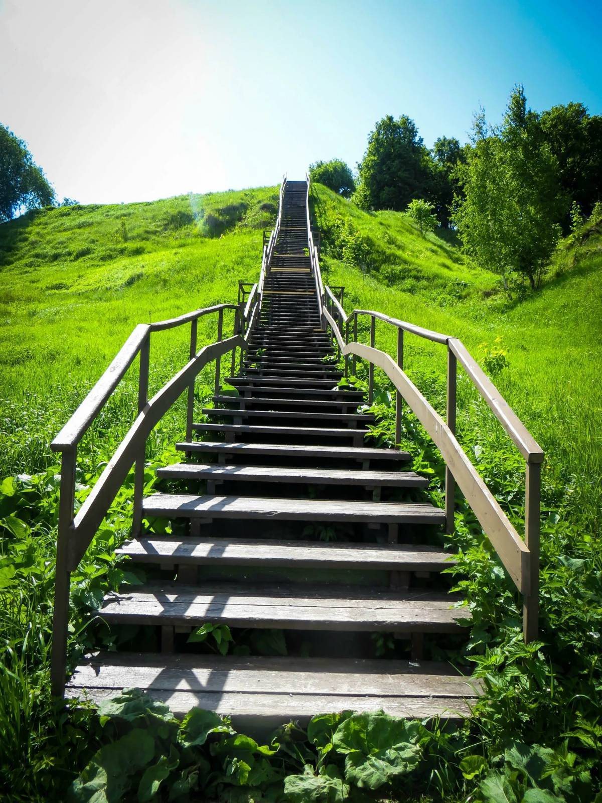 Лестница вела. Лестница на Торатау. Лестница на гору Торатау. Лестница в небо. Лестница вверх.