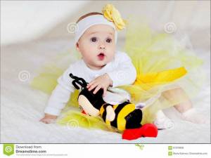 Раскраска малыш в желтом #35 #380921