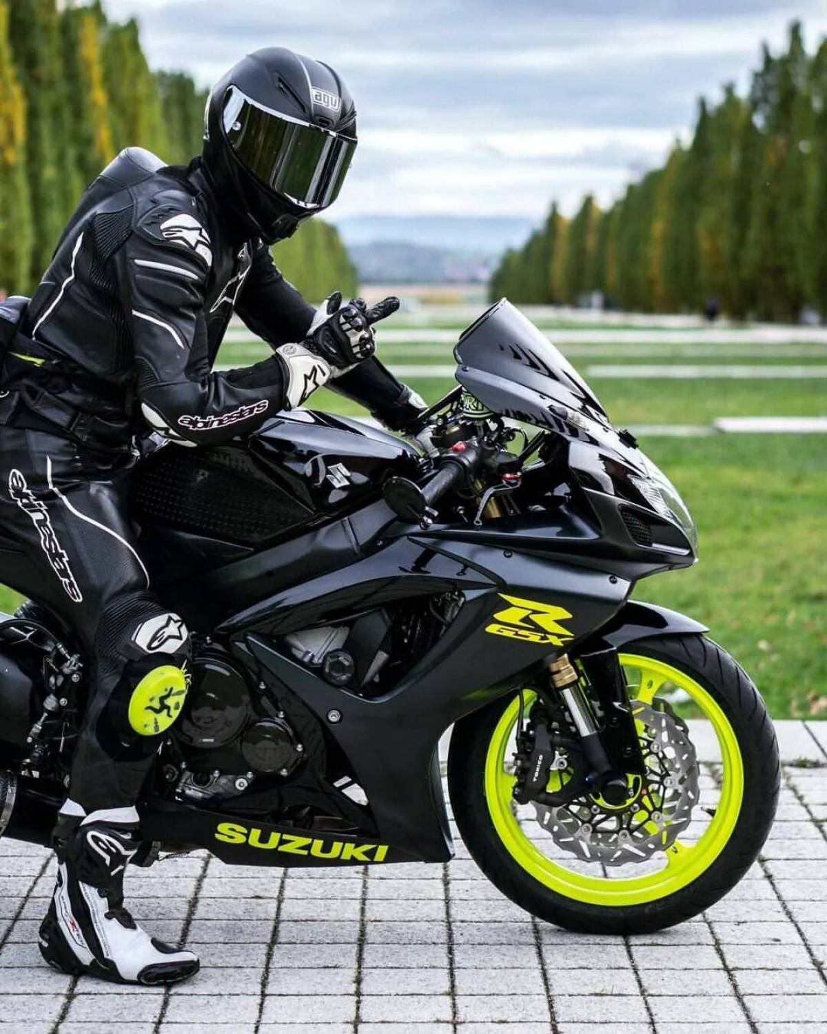 Фото мотоциклов спортивных. Сузуки Ямаха р1. X1000rr мотонинзя. Suzuki Moto Ninja. Сузуки р1 мотоцикл мотонинзя.