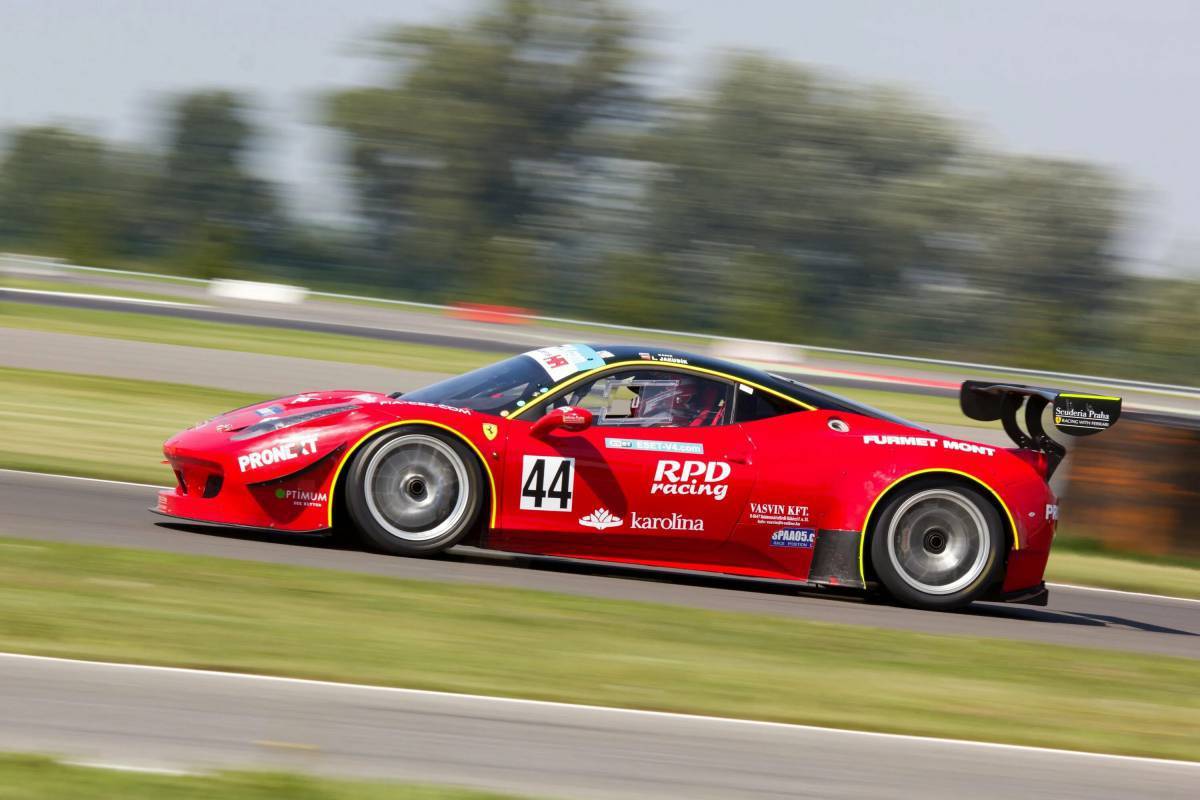 Гонки суперкаров. Ferrari 430 gt3 Scuderia. Ferrari f430 gt3. Gonochnaya mashinka. Ujyfxyfxyfz vfibya.