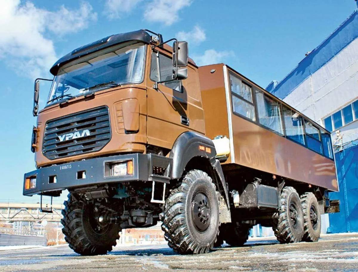 Самосвал Урал next 6x6